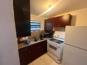 430 NW 121st St in North Miami, FL - Building Photo - Building Photo