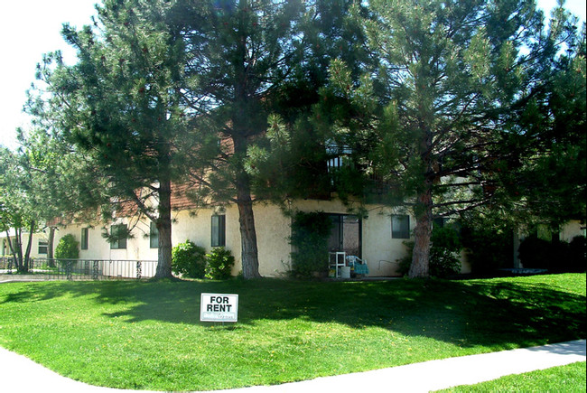 1560 E Stratford Ave in Salt Lake City, UT - Foto de edificio - Building Photo