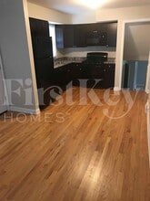 ON132 Cottonwood Dr in Wheaton, IL - Building Photo - Building Photo