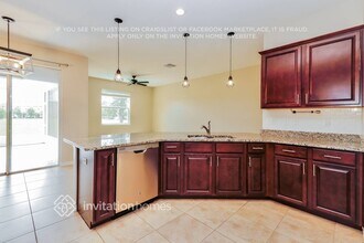 3742 Silverlake Way in Wesley Chapel, FL - Foto de edificio - Building Photo