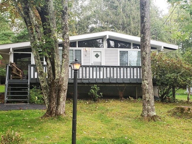 property at 10 Donenfeld Dr