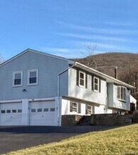 32 Willow Rd in Beacon, NY - Building Photo - Building Photo