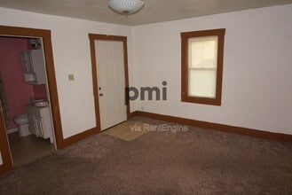 2582 E Garfield Ave in Decatur, IL - Building Photo - Building Photo