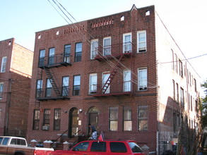 417 Montauk Ave in Brooklyn, NY - Building Photo - Building Photo