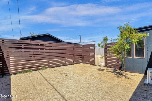 2107 W Wilshire Dr in Phoenix, AZ - Building Photo - Building Photo