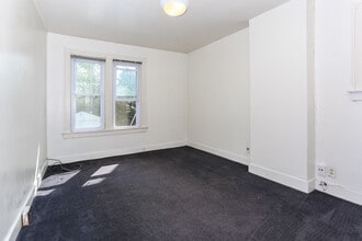 510 Mack Rd in Ann Arbor, MI - Foto de edificio - Building Photo