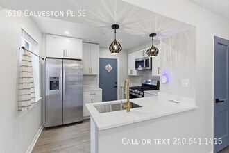 610 Galveston Pl SE in Washington, DC - Building Photo - Building Photo
