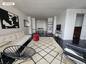 135 Ocean Pkwy in Brooklyn, NY - Building Photo - Building Photo