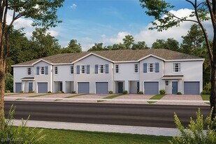 15339 Wildflower Cir in Naples, FL - Building Photo