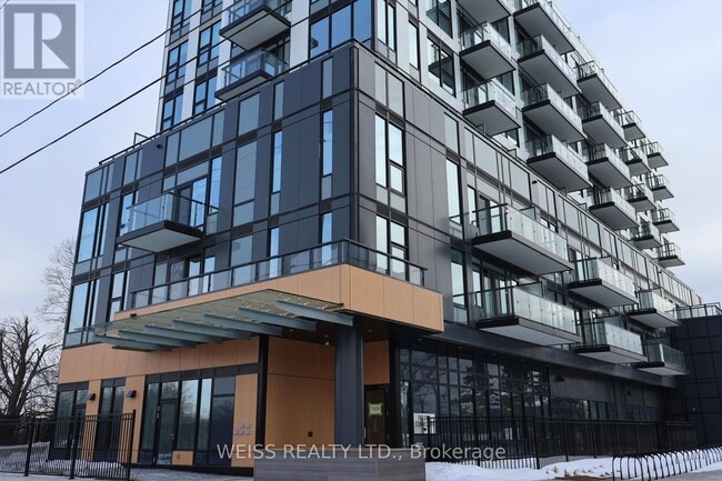 7439 Kingston Rd in Toronto, ON - Building Photo - Building Photo