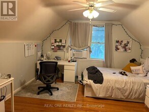 92 Binkley Crescent in Hamilton, ON - Building Photo - Building Photo