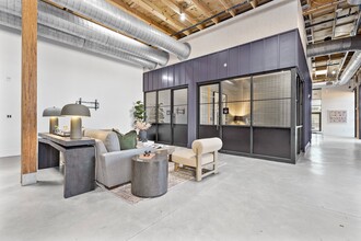 Boxcar Apartments in Spartanburg, SC - Foto de edificio - Building Photo