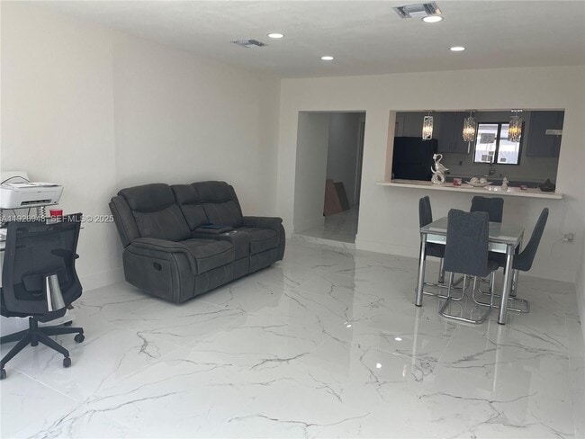 3441 NW 208th St in Miami Gardens, FL - Building Photo - Building Photo