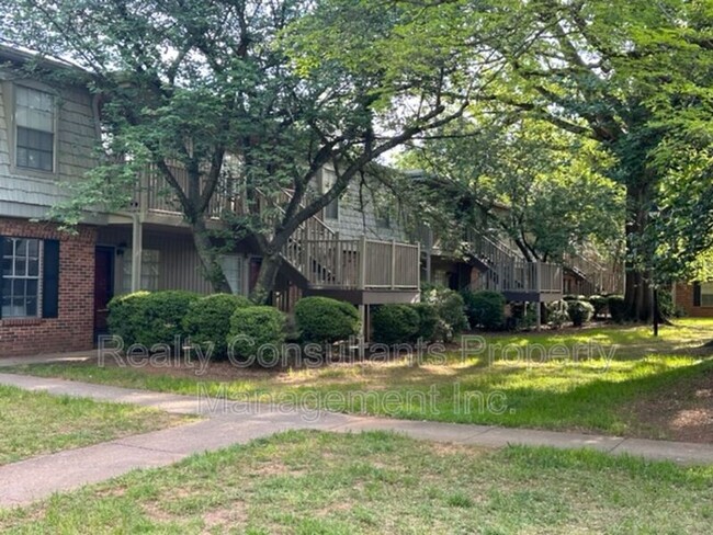property at 3820 Country Club Rd