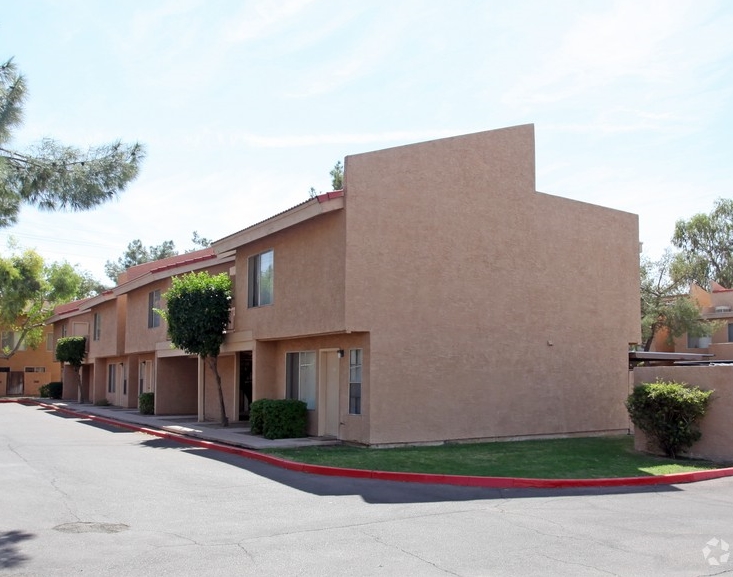 Fountain Place II in Peoria, AZ - Building Photo