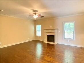 522 Watercourse Way in Lawrenceville, GA - Building Photo - Building Photo
