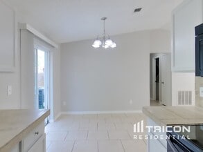 2356 Sharon Lake Dr in Jacksonville, FL - Building Photo - Building Photo