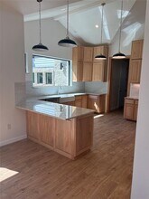 107 Lake Hills Dr S in Austin, TX - Building Photo - Building Photo