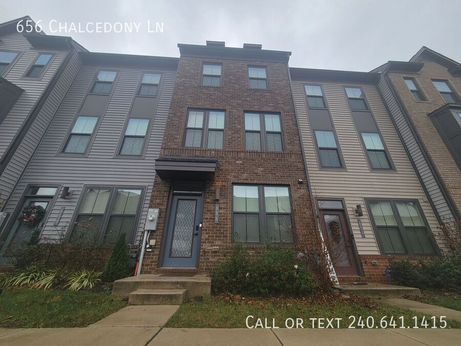 656 Chalcedony Ln in Glen Burnie, MD - Building Photo