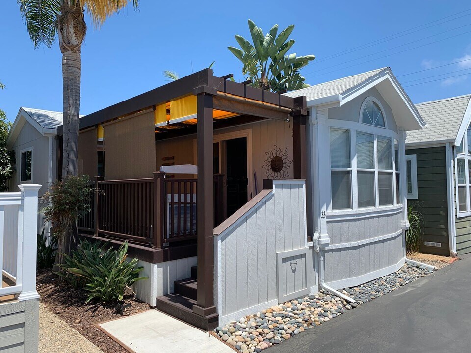 1624 N Coast Hwy in Encinitas, CA - Building Photo