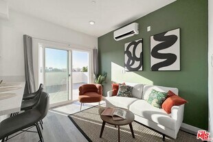 3124 W 11th St in Los Angeles, CA - Building Photo