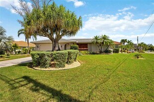 3560 Tripoli Blvd in Punta Gorda, FL - Building Photo