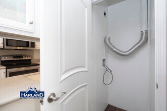 8310 Regents Rd in San Diego, CA - Building Photo - Building Photo