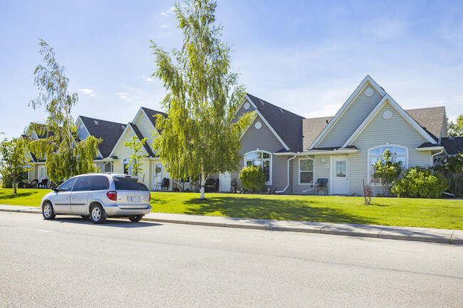 Ridgestone Lodge in Black Diamond, AB - Building Photo - Building Photo