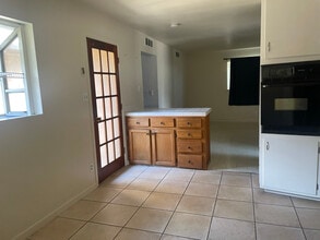 1284 Stafford Way in Yuba City, CA - Foto de edificio - Building Photo