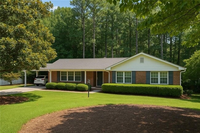 property at 1719 Chateau Dr