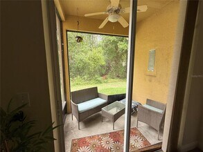 8176 Stone View Dr in Tampa, FL - Building Photo - Building Photo