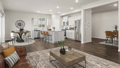 6091 Ivanoff Ln SW in Port Orchard, WA - Building Photo - Building Photo