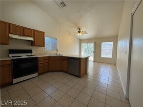5333 Corbett St in Las Vegas, NV - Foto de edificio - Building Photo