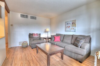 Fair Plaza Apartments in Albuquerque, NM - Building Photo - Building Photo