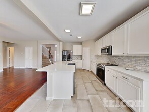 10401 Turning Leaf Trail in Fort Worth, TX - Foto de edificio - Building Photo