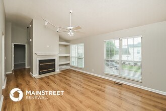 1014 Lassiter Dr in Goodlettsville, TN - Foto de edificio - Building Photo