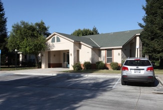 Brookside Senior Apartments in Bakersfield, CA - Building Photo - Building Photo