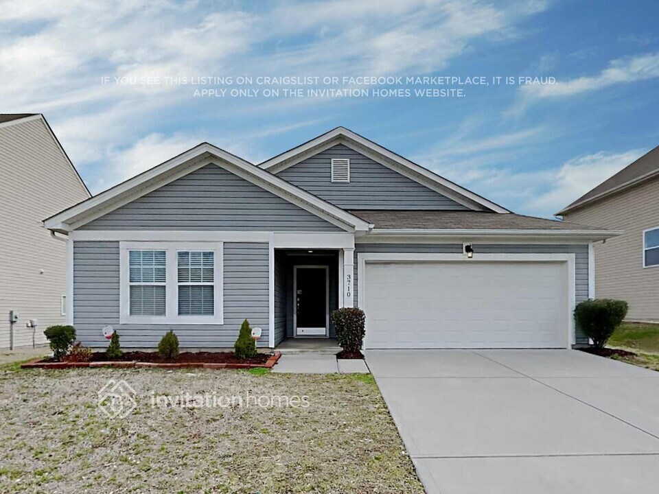 3710 Gricklade Dr in Charlotte, NC - Building Photo