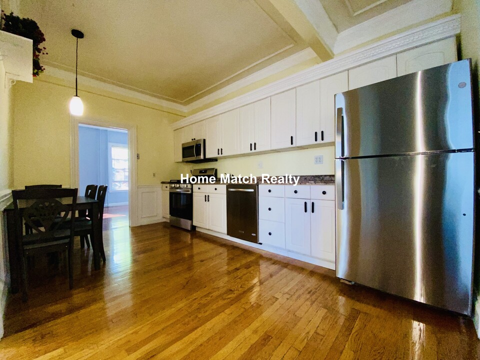 4 Foster St, Unit 1 in Boston, MA - Building Photo