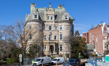 2201 Massachusetts Ave NW in Washington, DC - Foto de edificio - Building Photo