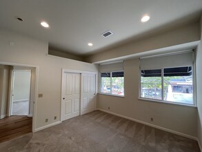 654 N Santa Cruz Ave, Unit F in Los Gatos, CA - Foto de edificio - Building Photo