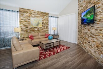 5125 W Reno Ave in Las Vegas, NV - Building Photo - Building Photo