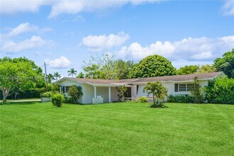 7300 SW 116th St in Miami, FL - Building Photo - Building Photo
