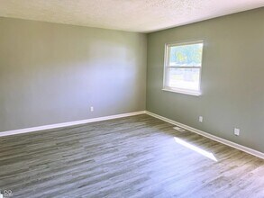 1353 New Field Ln in Indianapolis, IN - Foto de edificio - Building Photo