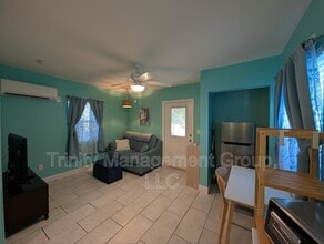 7271 Holiday Dr in Spring Hill, FL - Building Photo - Building Photo