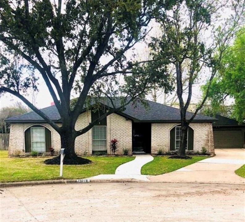 19718 Mission Mill Ln in Houston, TX - Foto de edificio