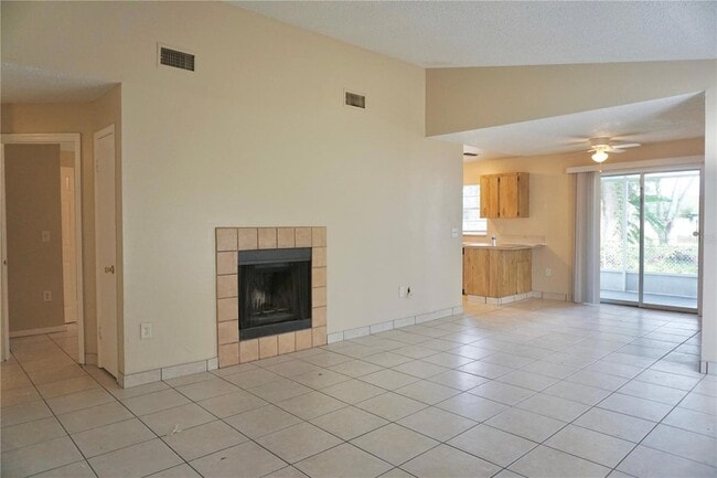 817 Whisper Lake Ct in Winter Haven, FL - Building Photo - Building Photo