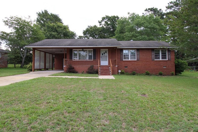 property at 2413 Hunt Club Rd