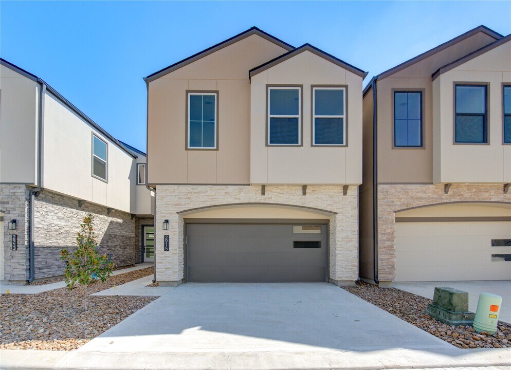 2917 El Fenice Ln in Houston, TX - Building Photo