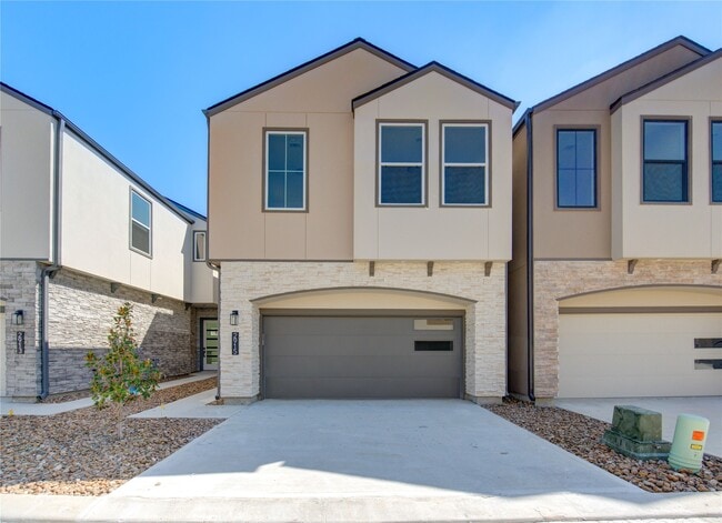 property at 2917 El Fenice Ln